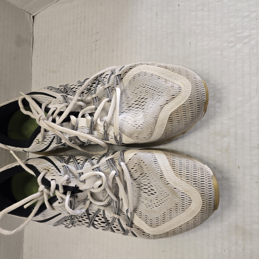 White and Black Chunky Athletic Shoes‎ with Mesh Upper